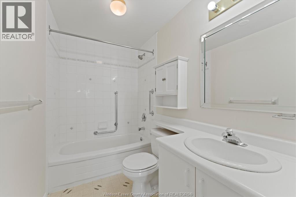 #702 3855 Southwinds DRIVE - Image 19