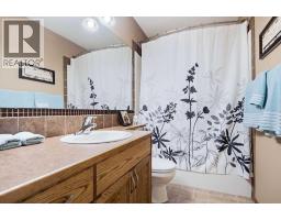 15 Reynolds Road, Sylvan Lake, AB T4S0C2 Photo 33
