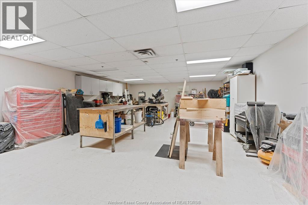 #702 3855 Southwinds DRIVE - Image 33