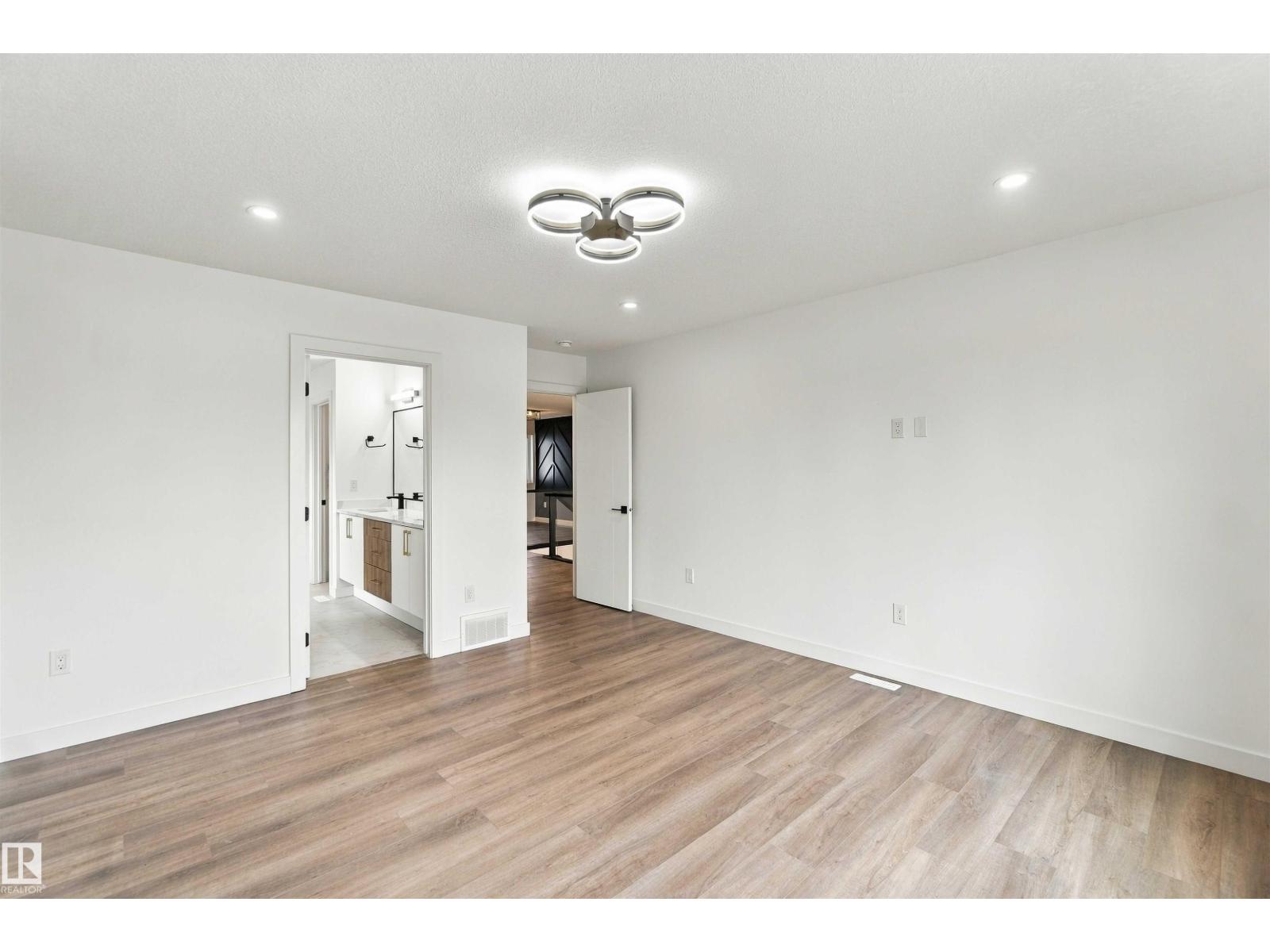 3833 52 ST - 51