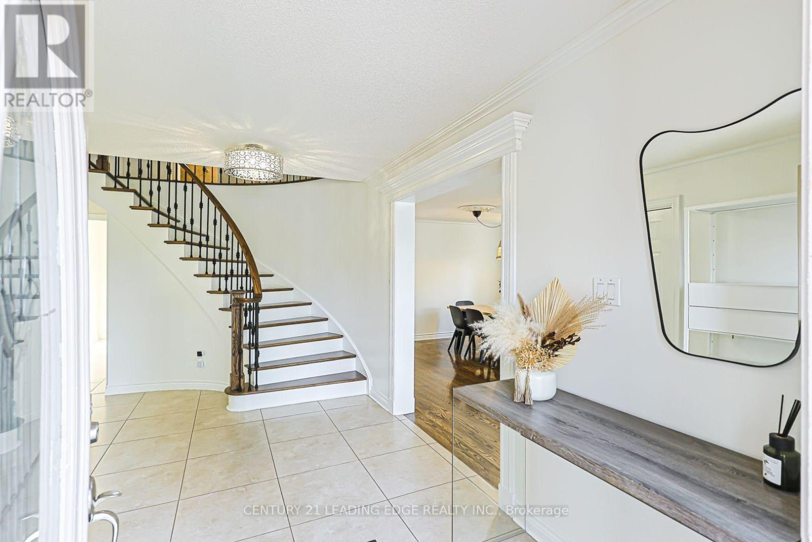 21 MCQUAID COURT, East Gwillimbury (Holland Landing) — photo 6