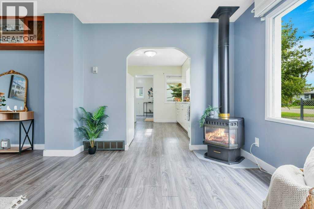 4646 53 Avenue - 12