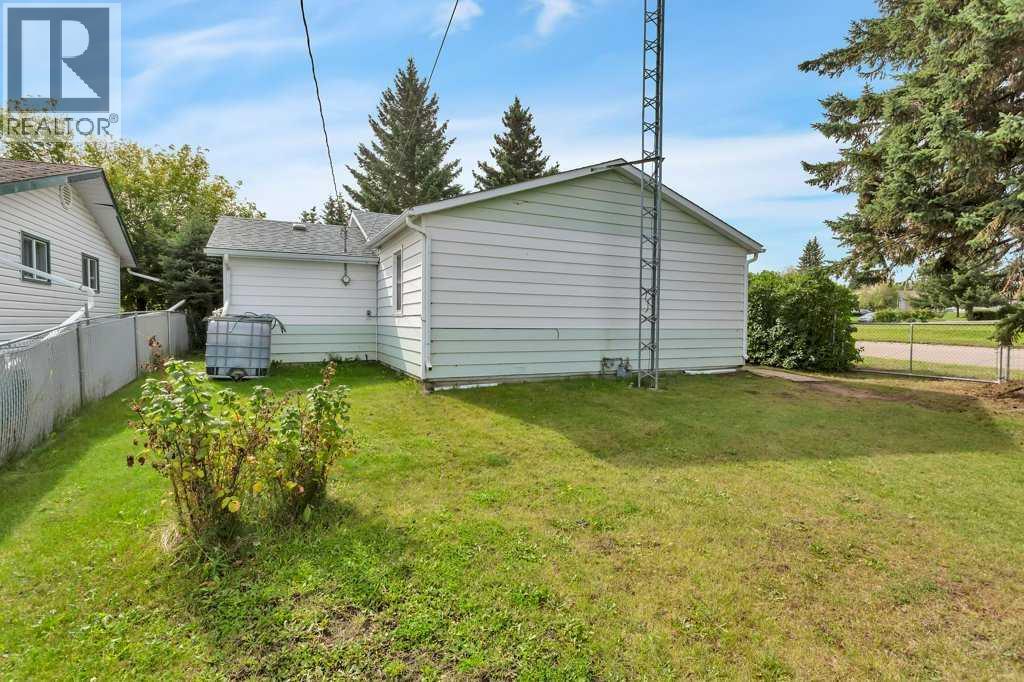 4646 53 Avenue - 35