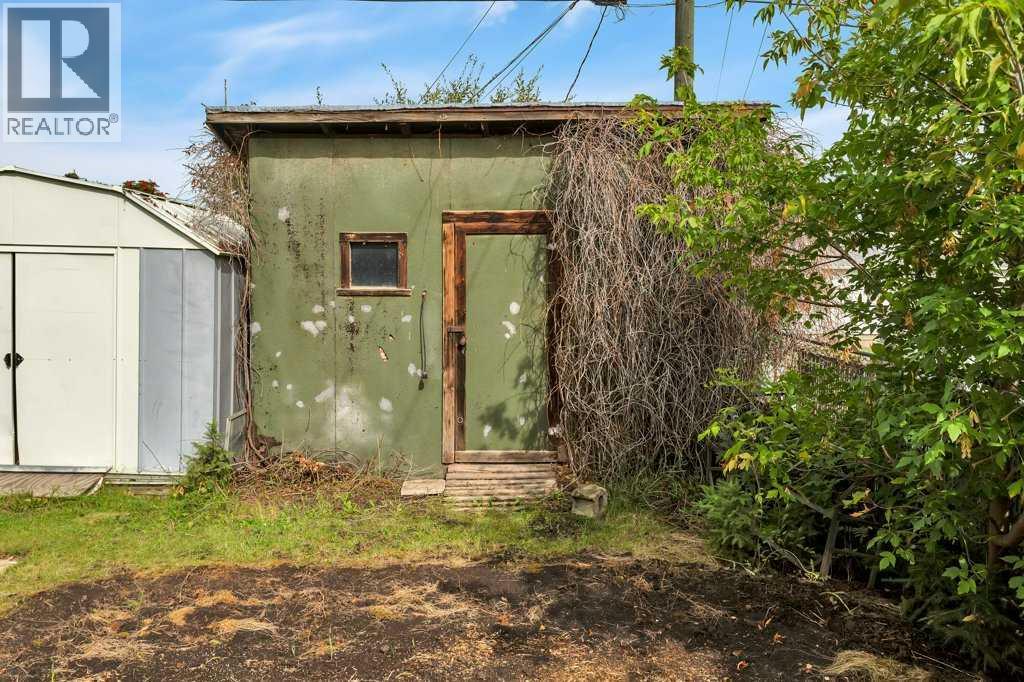 4646 53 Avenue - Image 39