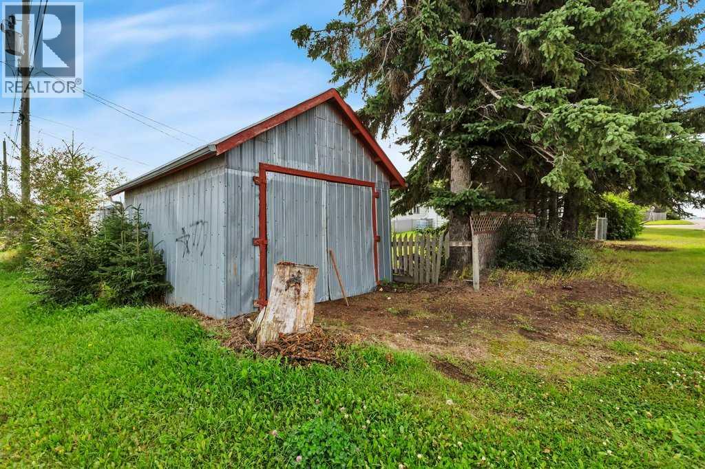 4646 53 Avenue - Image 43