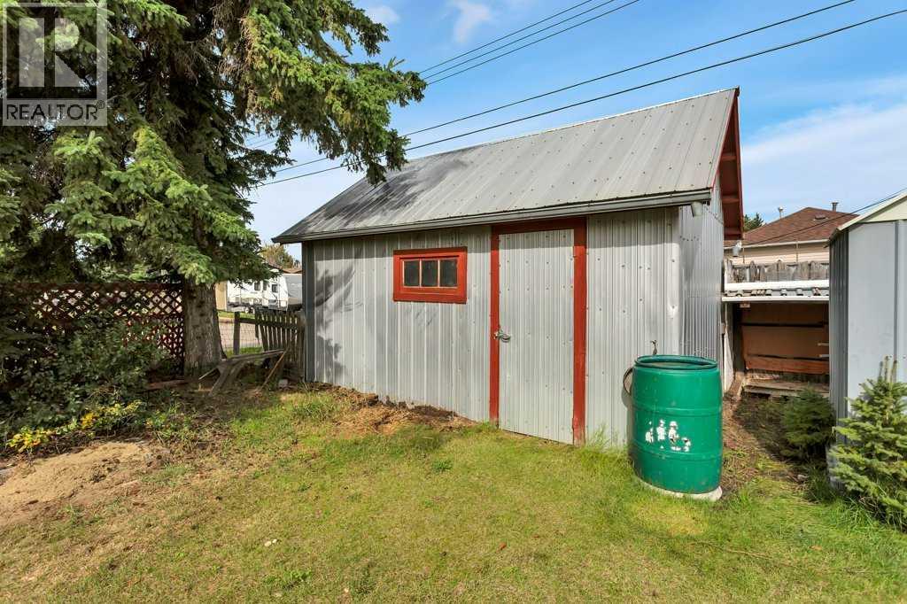 4646 53 Avenue - Image 42