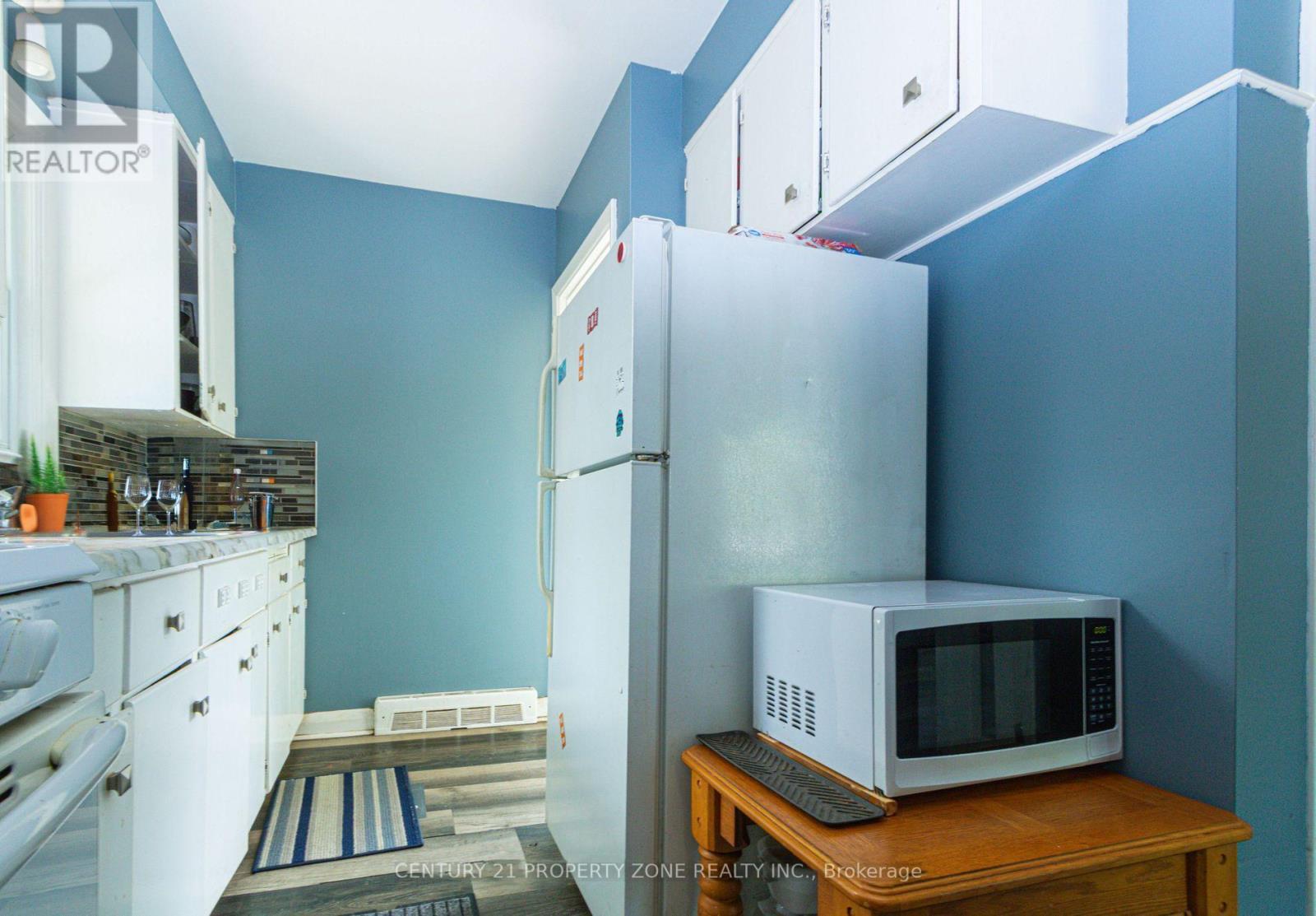 221 STARLIGHT AVENUE - 11