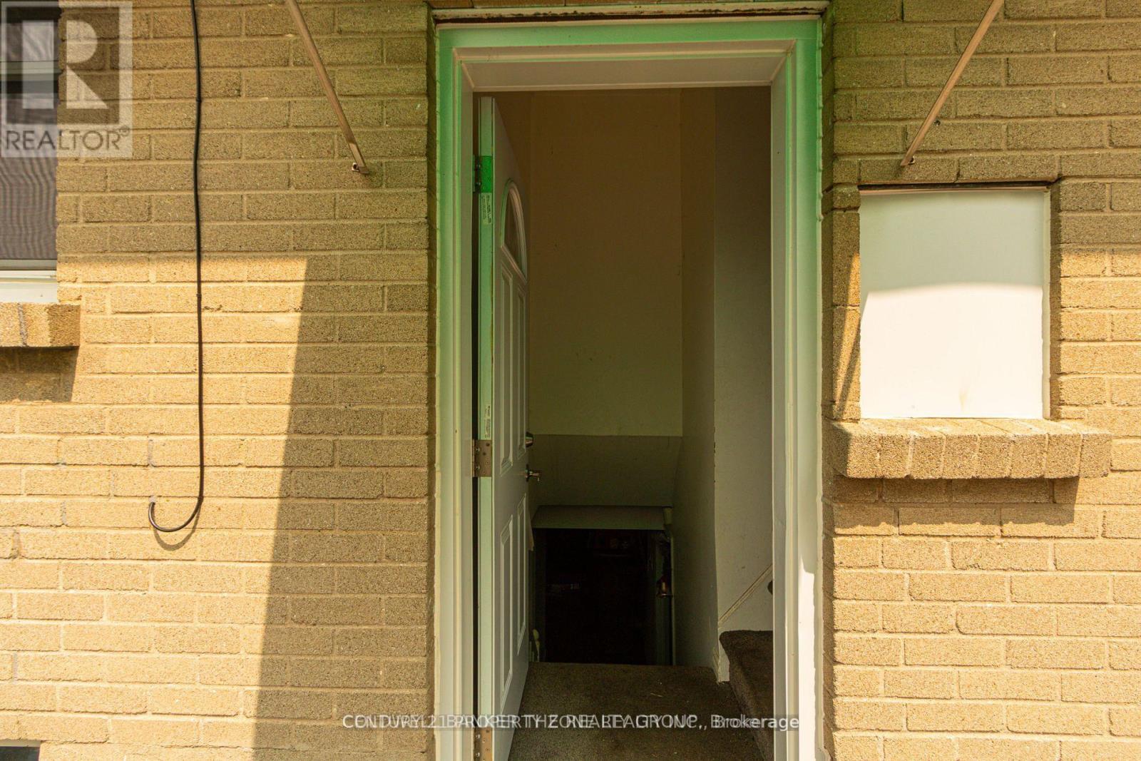 221 STARLIGHT AVENUE - 20