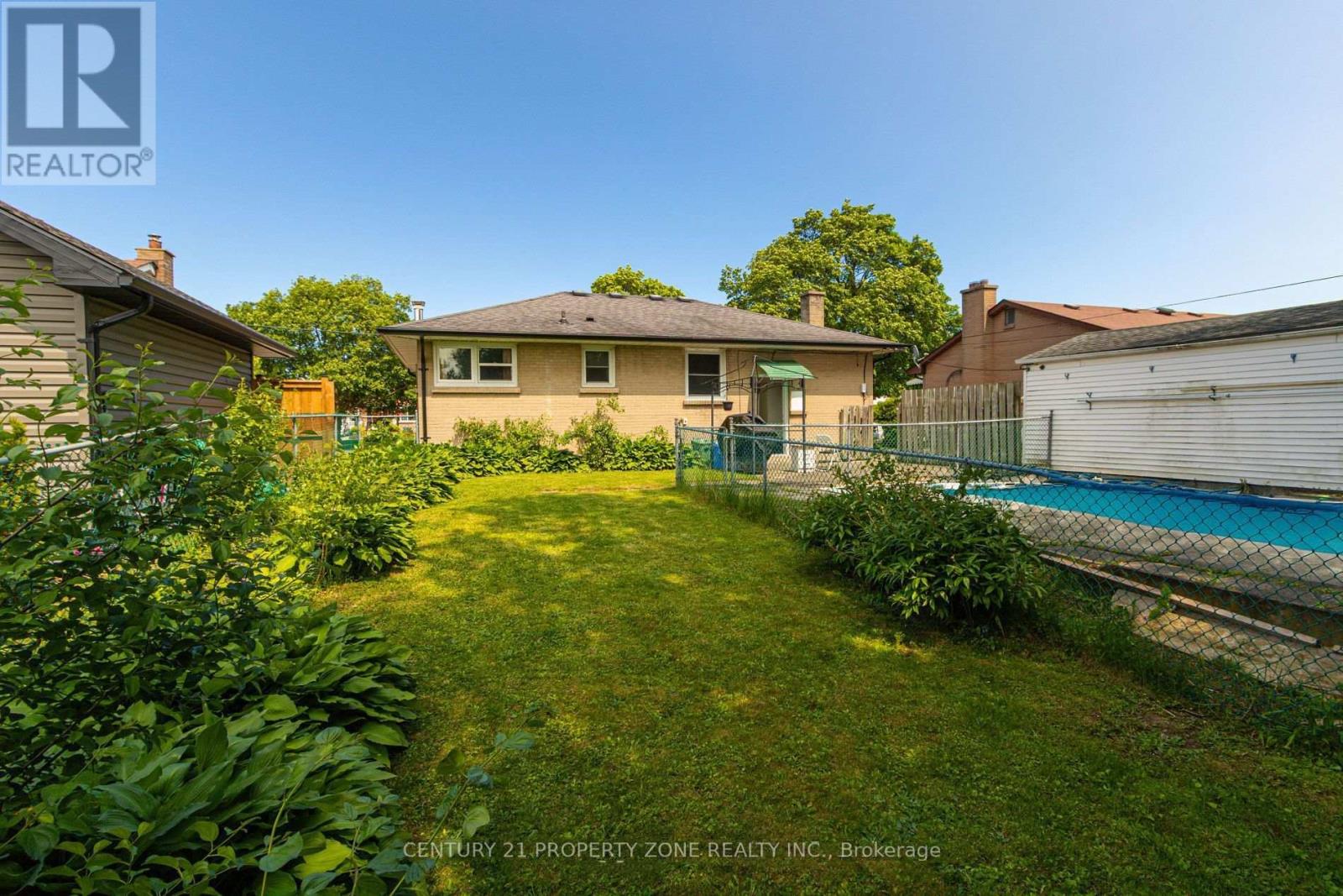 221 STARLIGHT AVENUE - 21