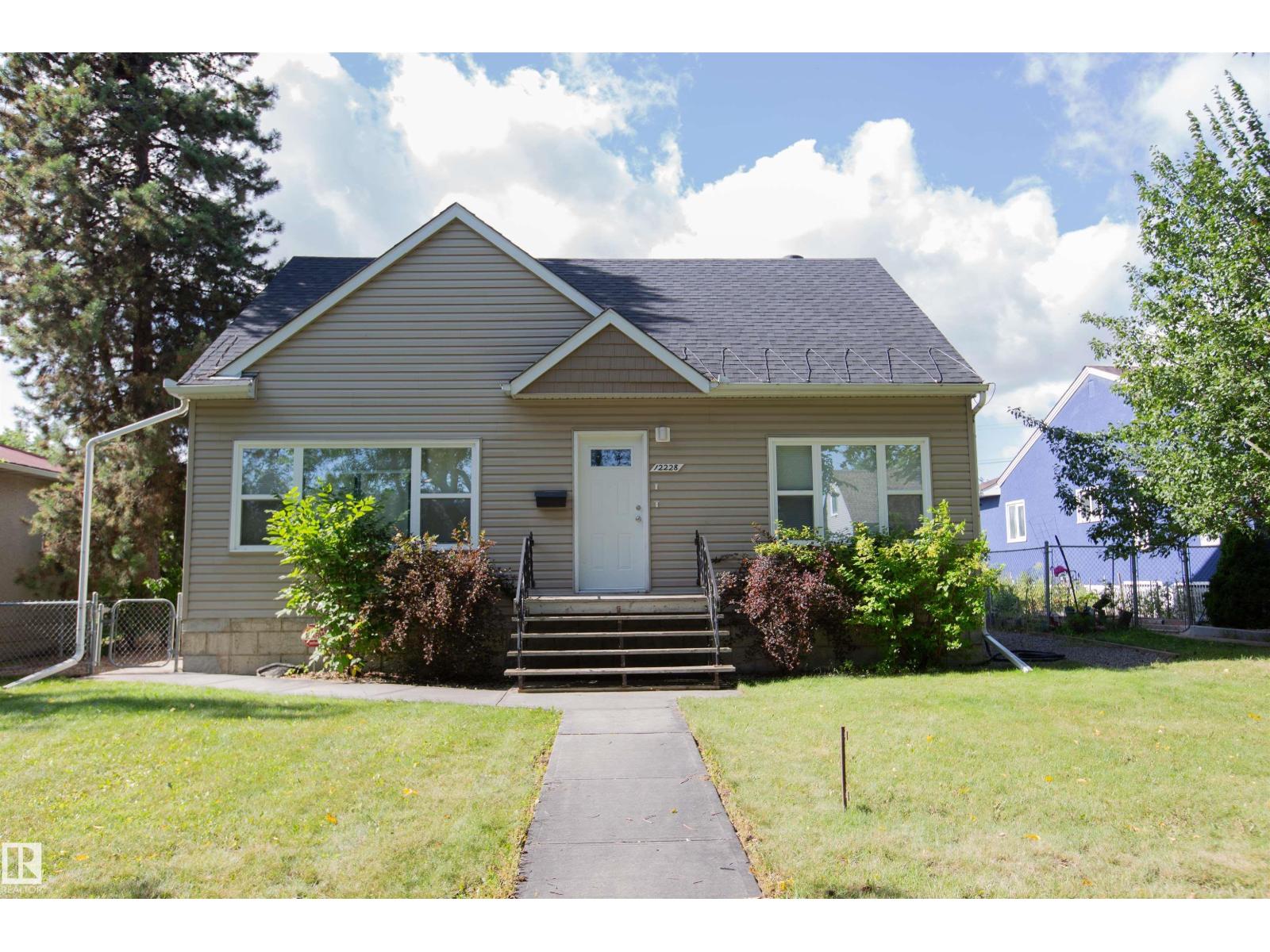 12228 134 ST NW - 1