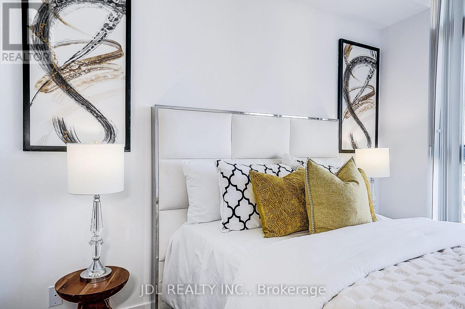 #1811 33 HELENDALE AVENUE - 25