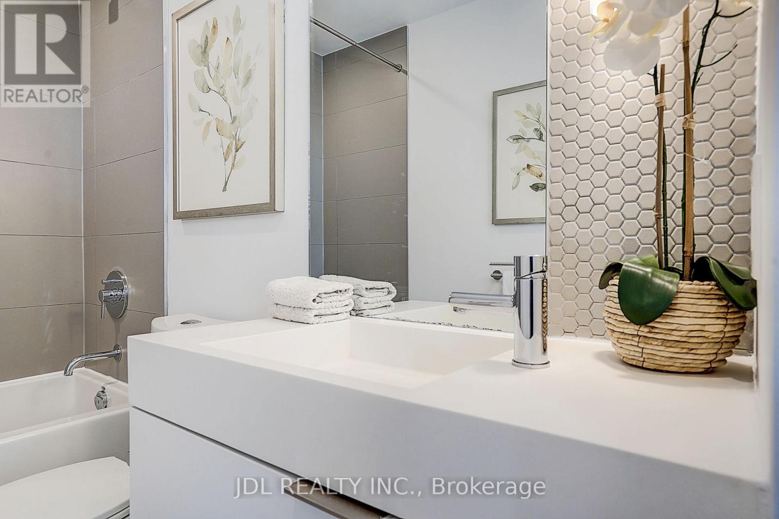 #1811 33 HELENDALE AVENUE - Image 28