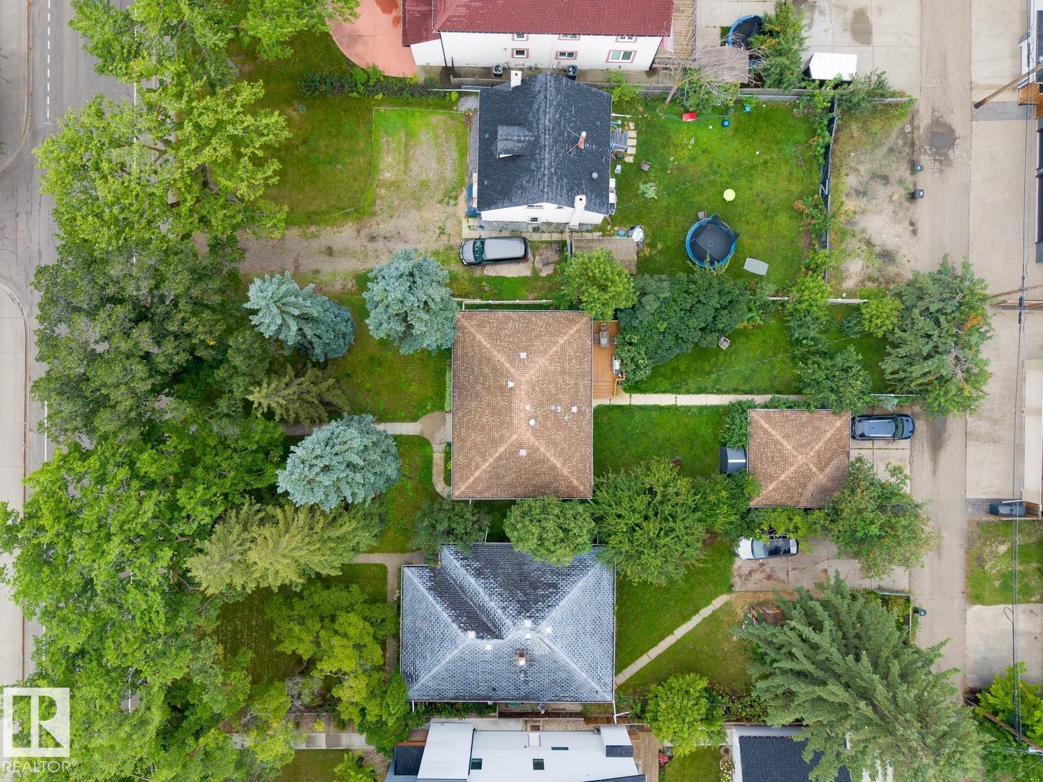 8932 116 ST NW - 1