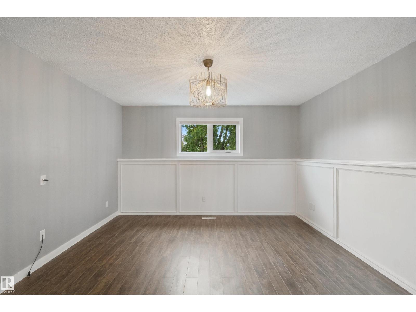 12319 47 ST NW - 18
