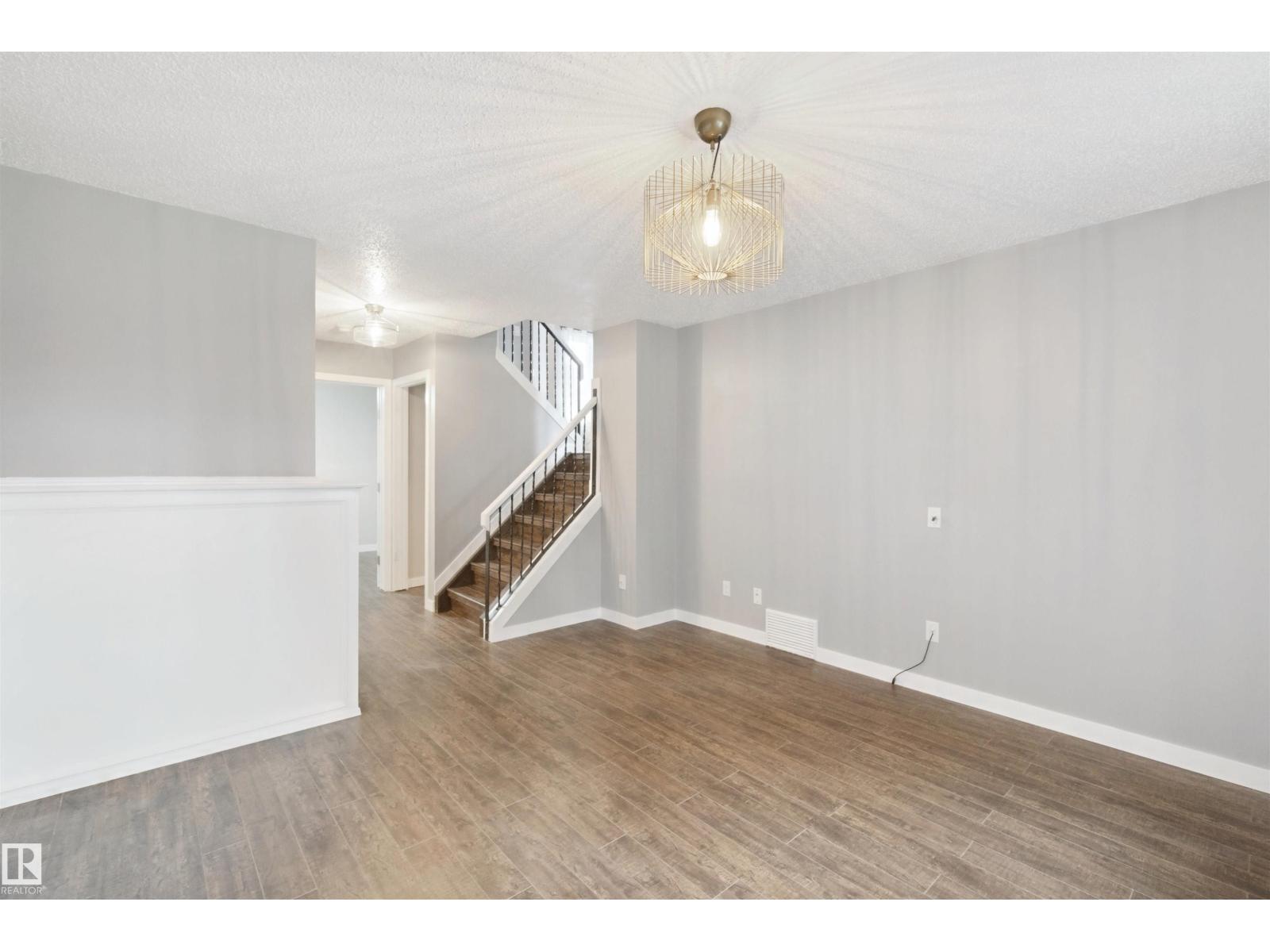 12319 47 ST NW - 21