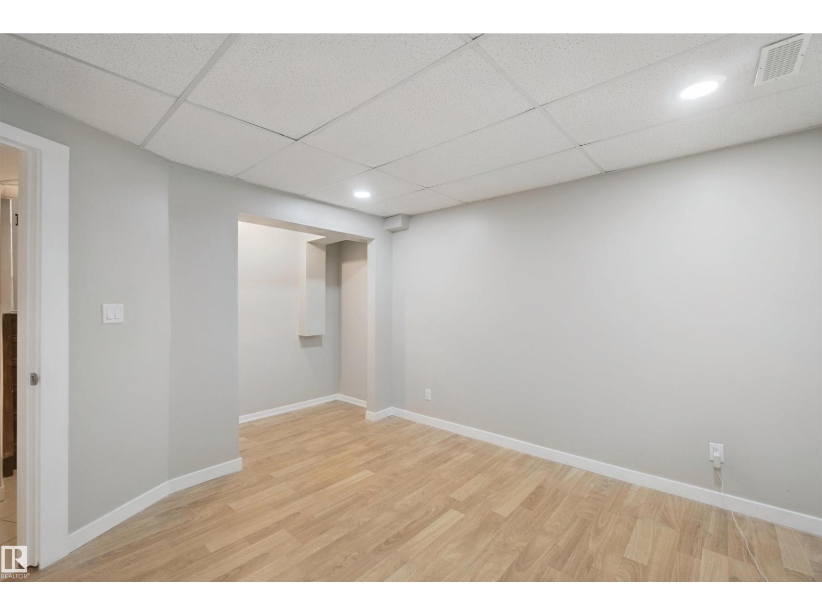 12319 47 ST NW - Image 28