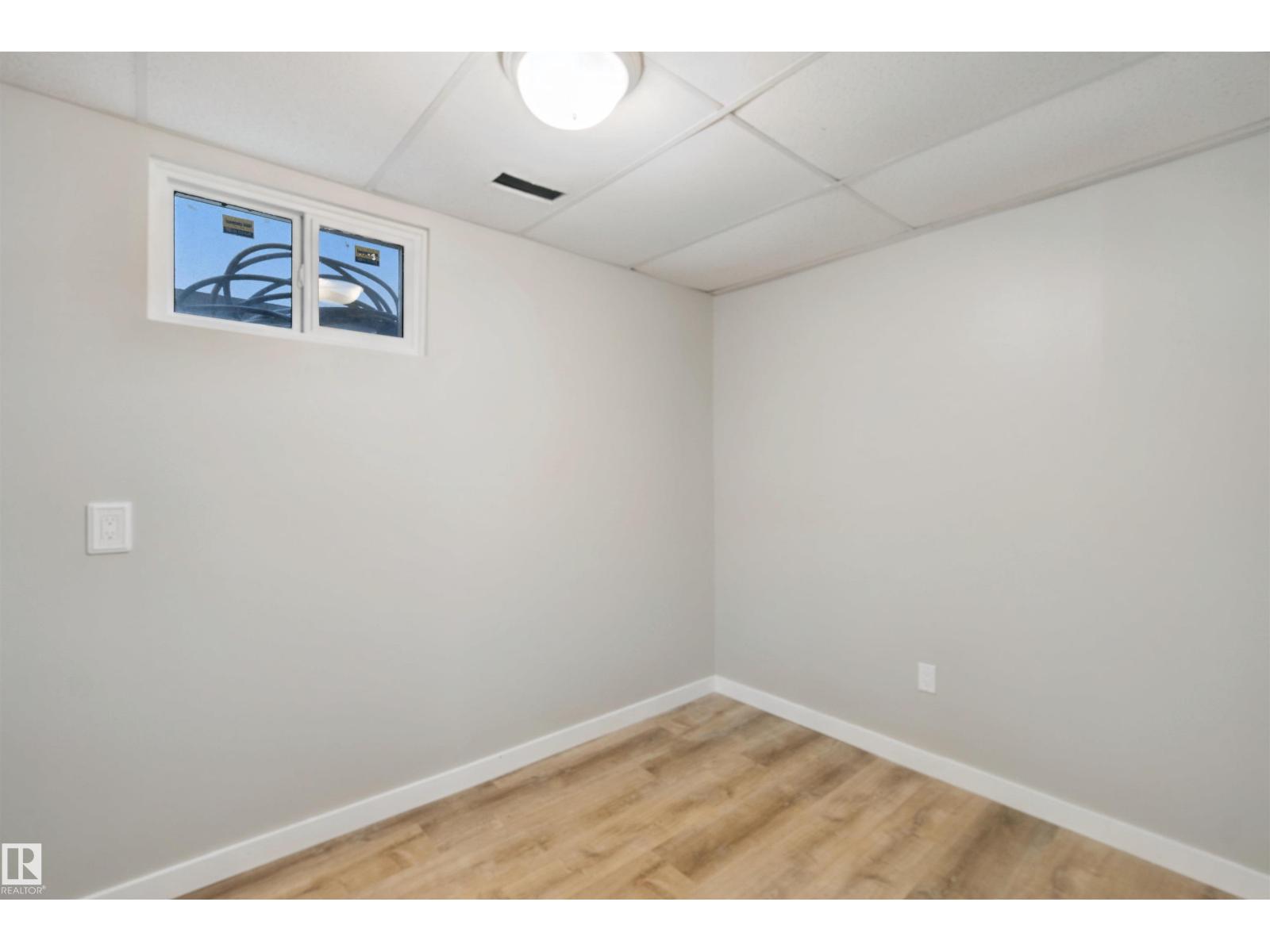 12319 47 ST NW - 30