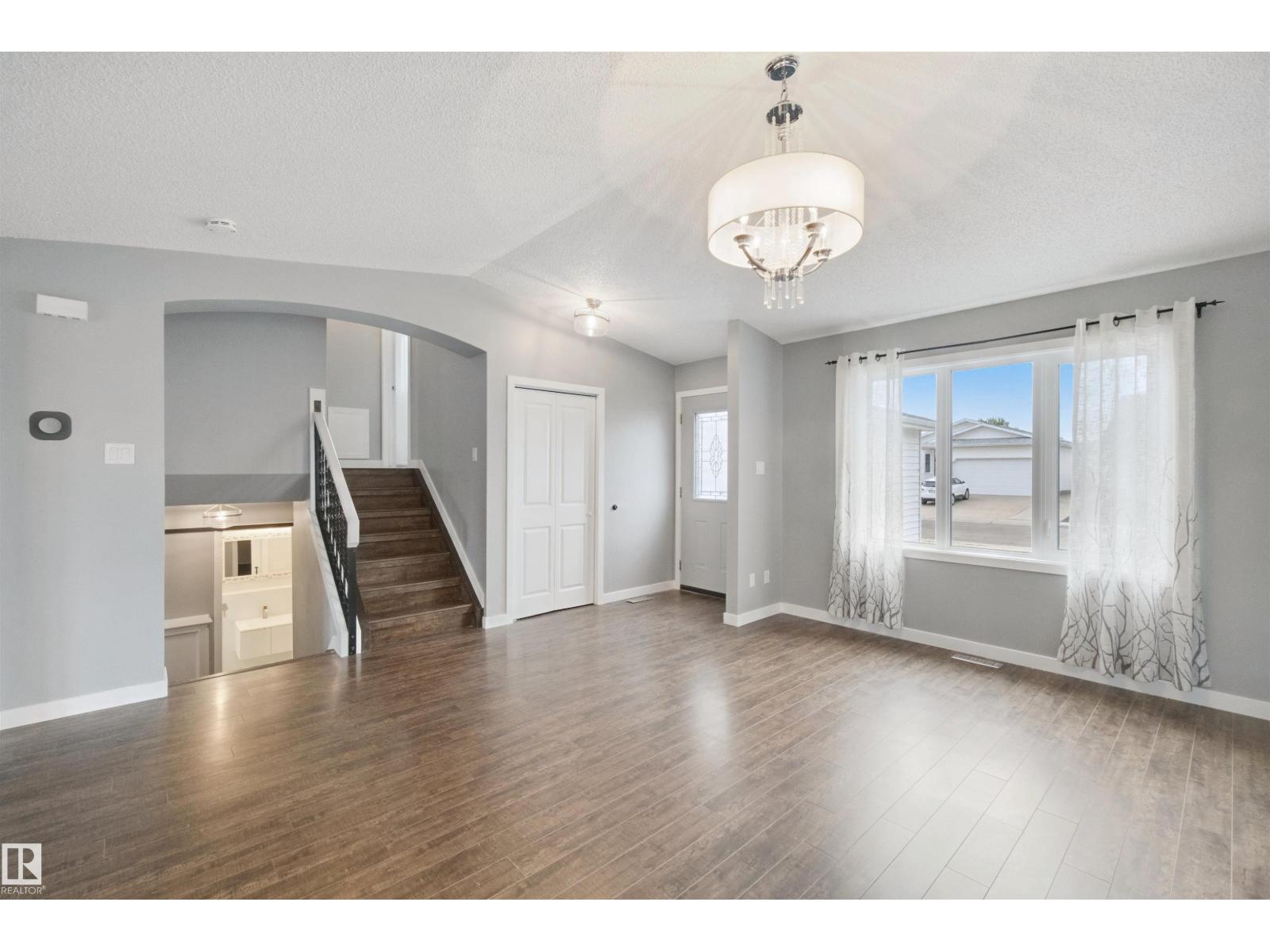 12319 47 ST NW - 9