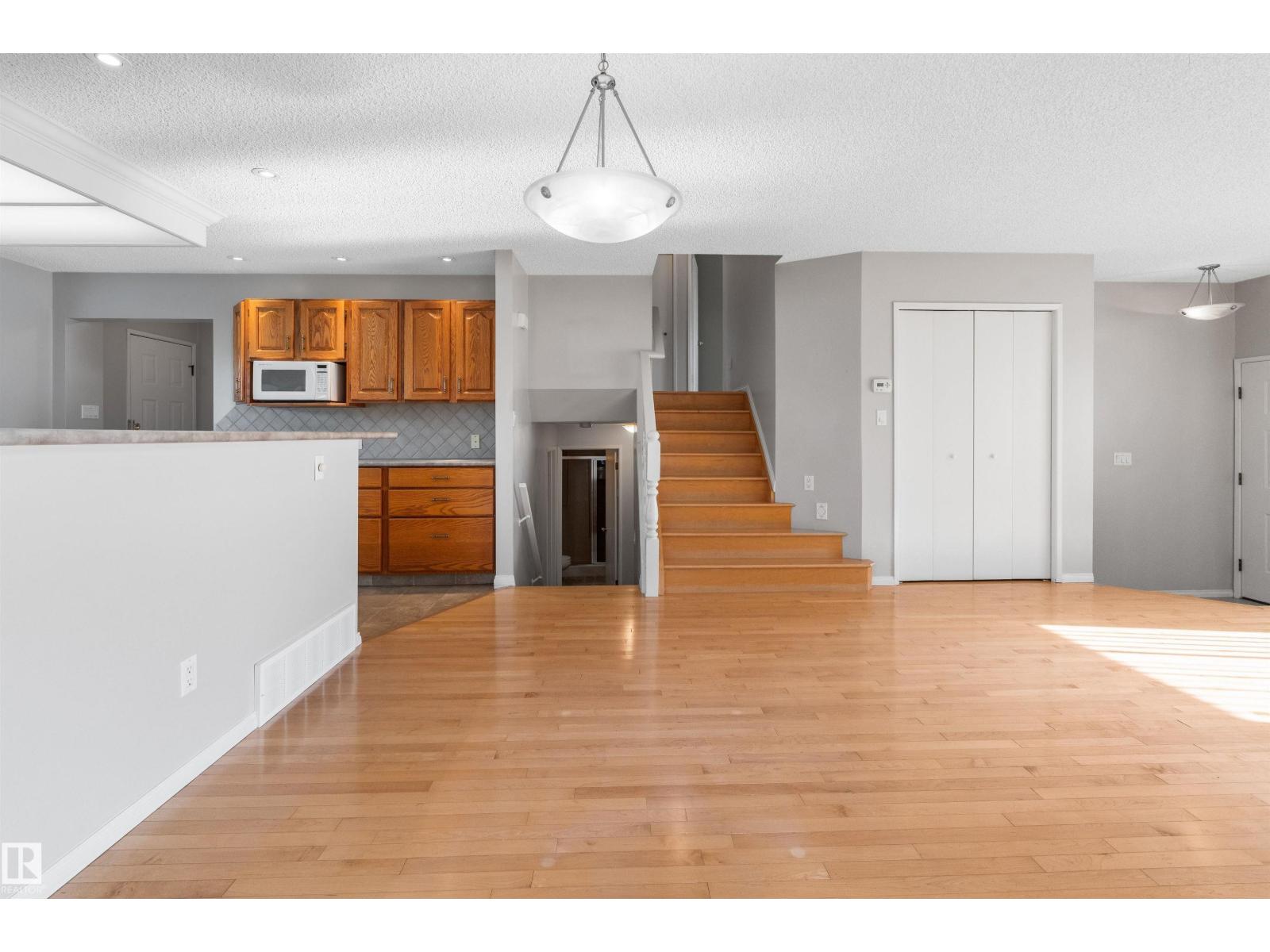 8144 190 ST NW - 17