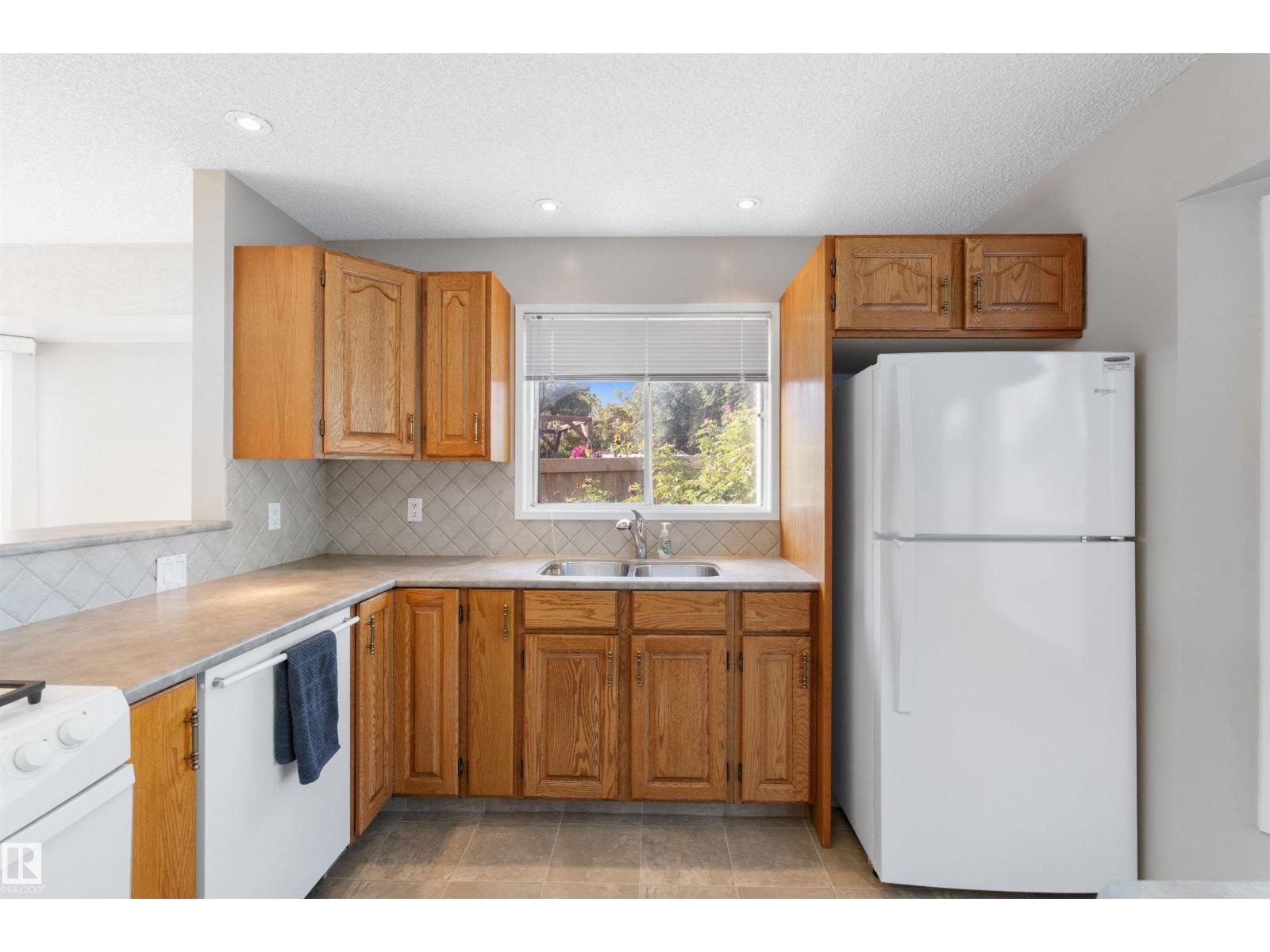 8144 190 ST NW - Image 21