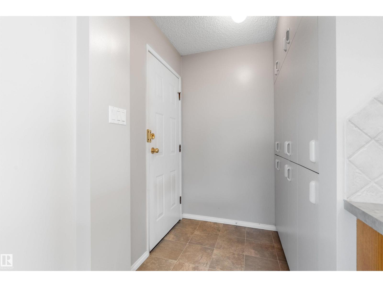 8144 190 ST NW - 25