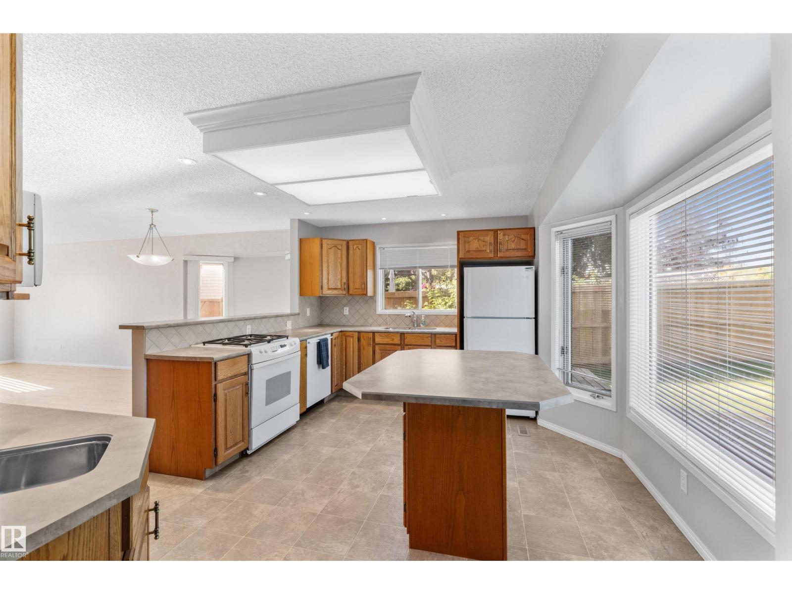 8144 190 ST NW - Image 26