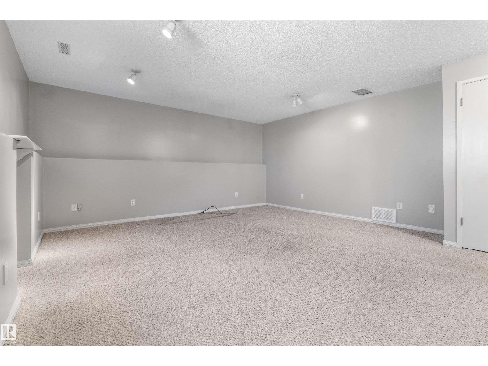8144 190 ST NW - 42