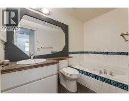 107 9 Street NW - photo 19