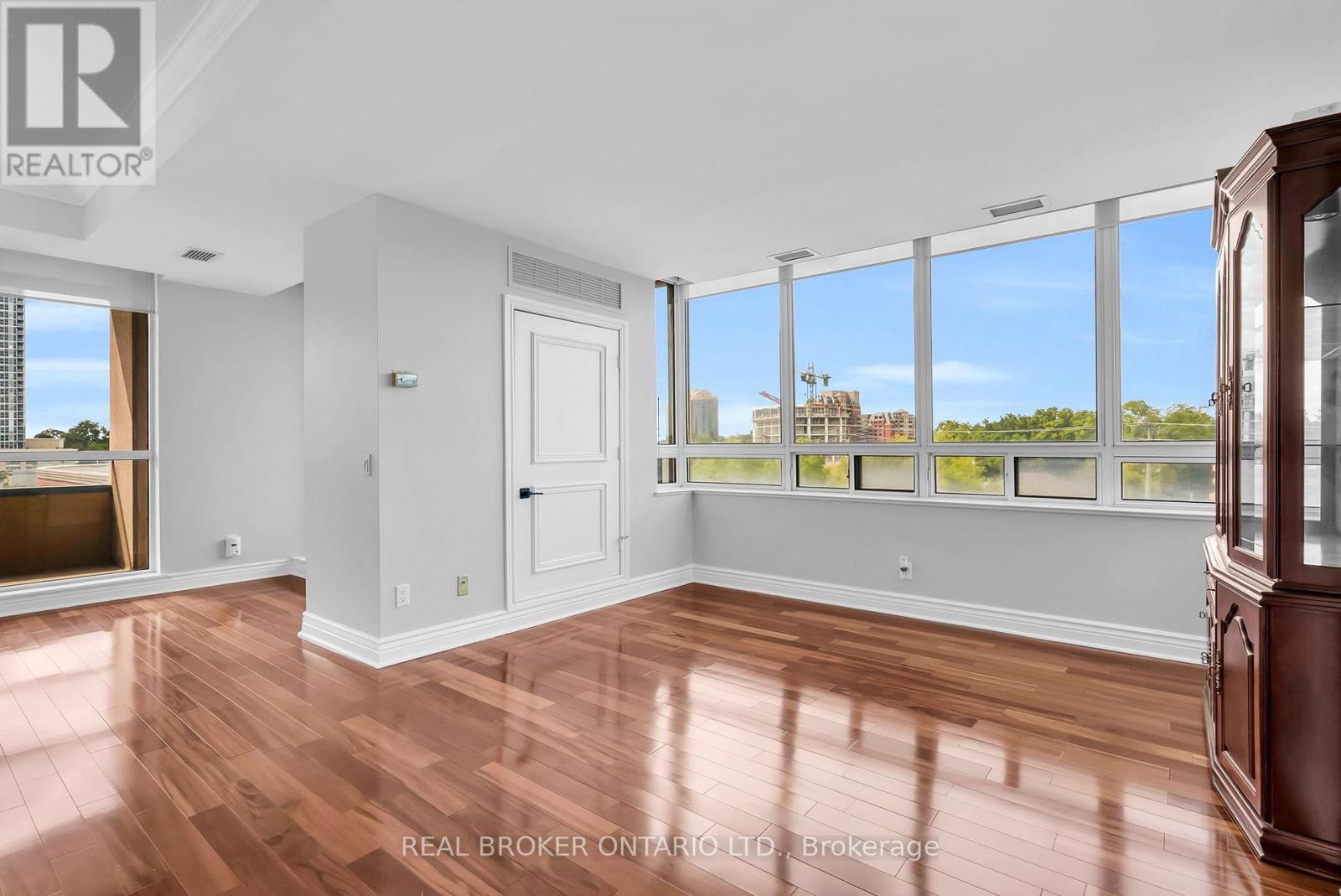 #405 1 BELVEDERE COURT - 12