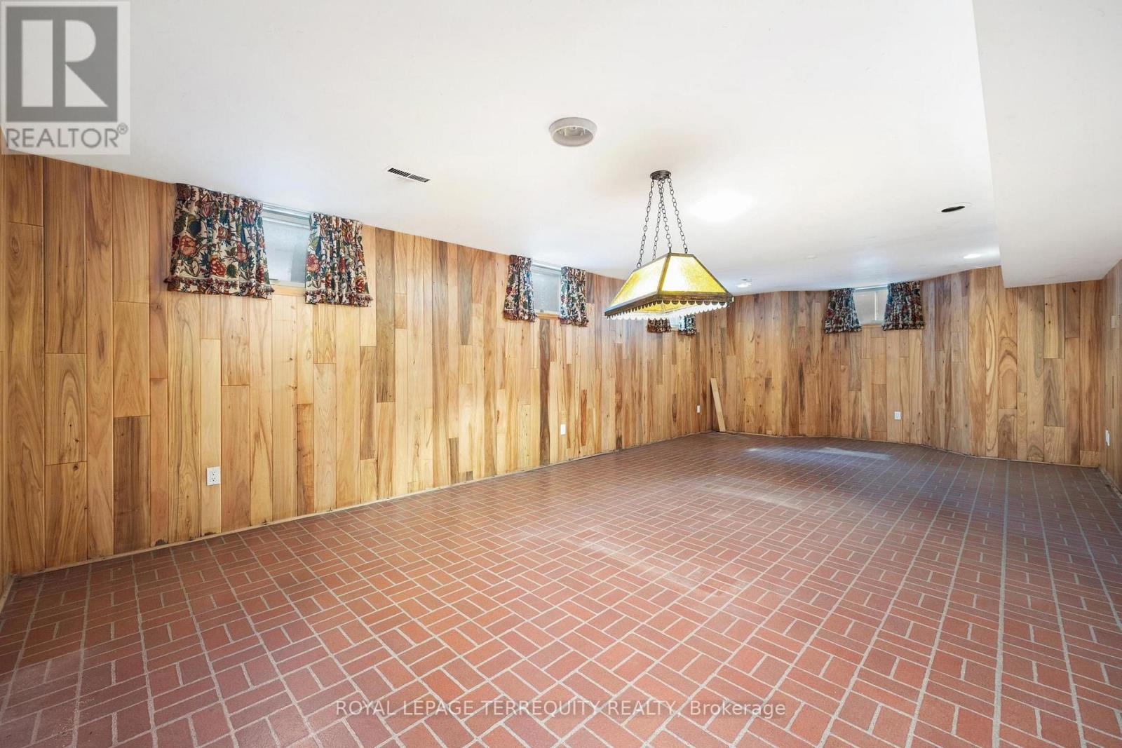 2 CHIEFTAIN CRESCENT - Image 40