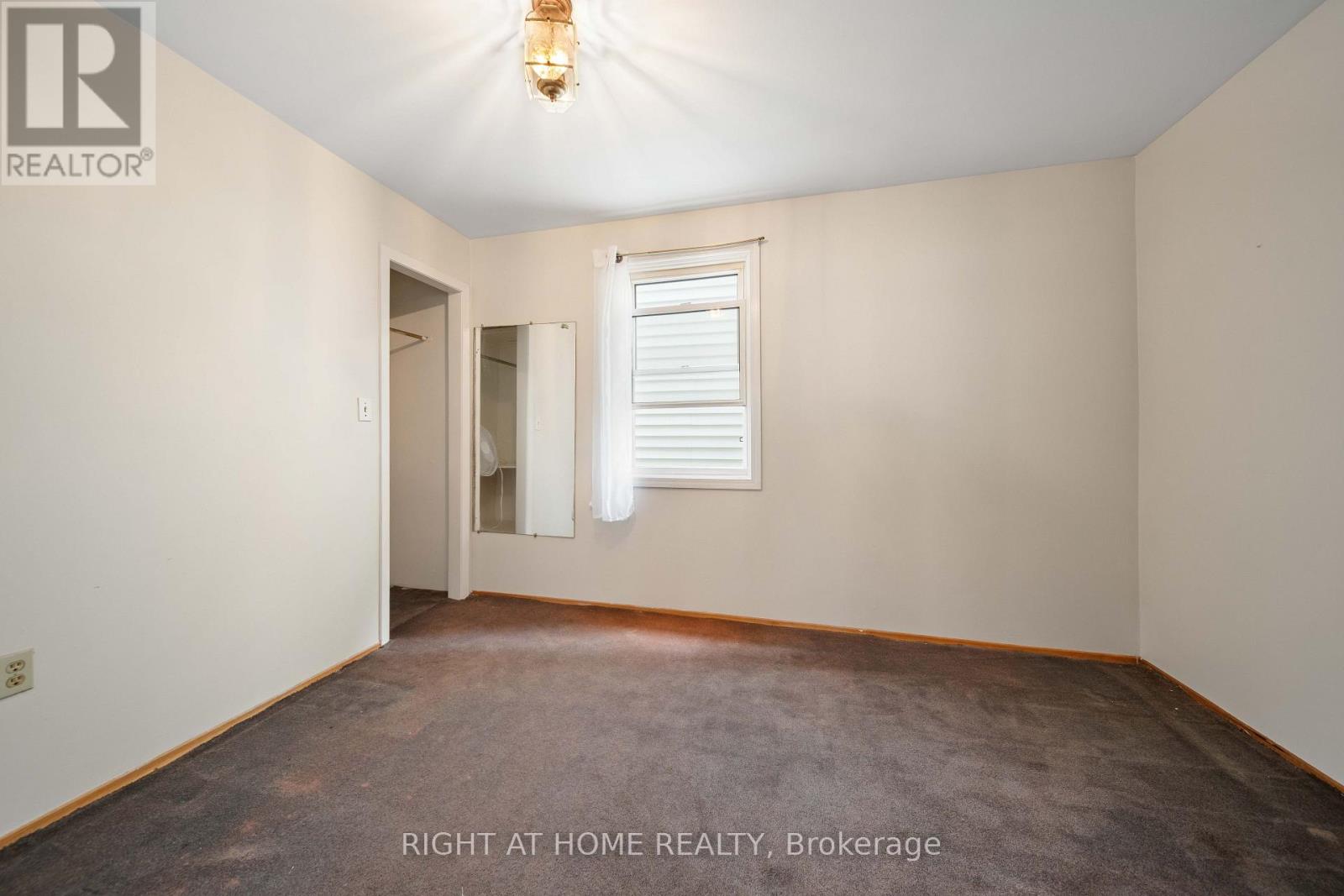 335 TALBOT STREET E - Image 22