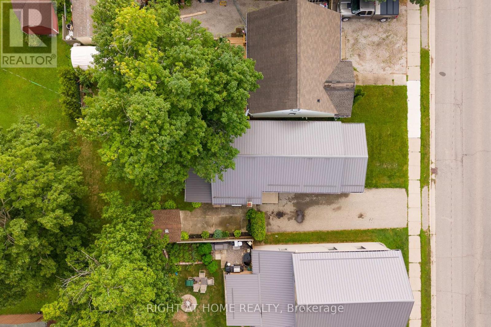 335 TALBOT STREET E - 38