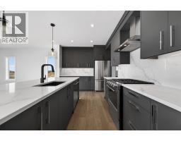 5pc Bathroom - 709 Dawson Common, Chestermere, AB T1X1Z7 Photo 7