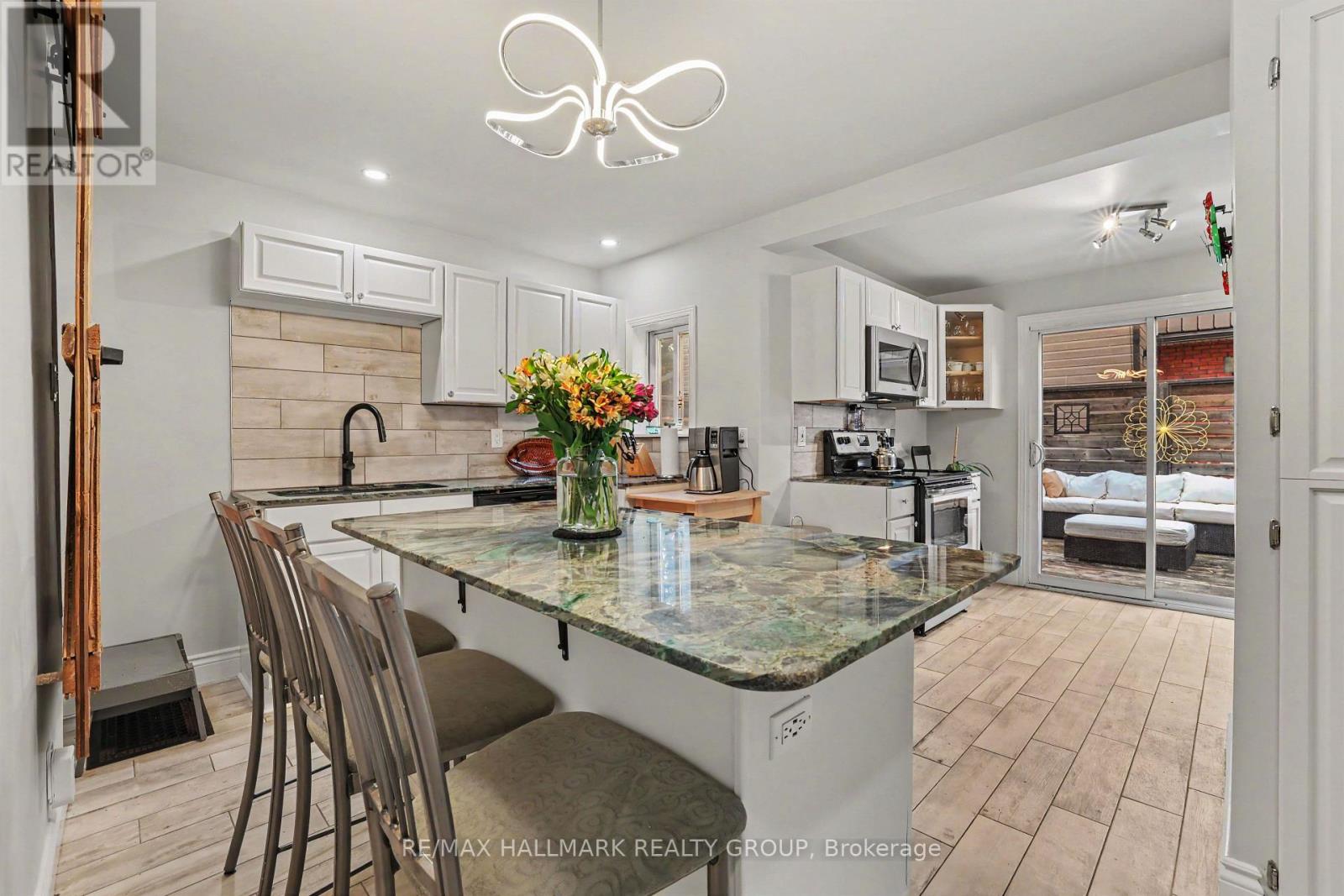 116 HAMILTON AVENUE N - 9
