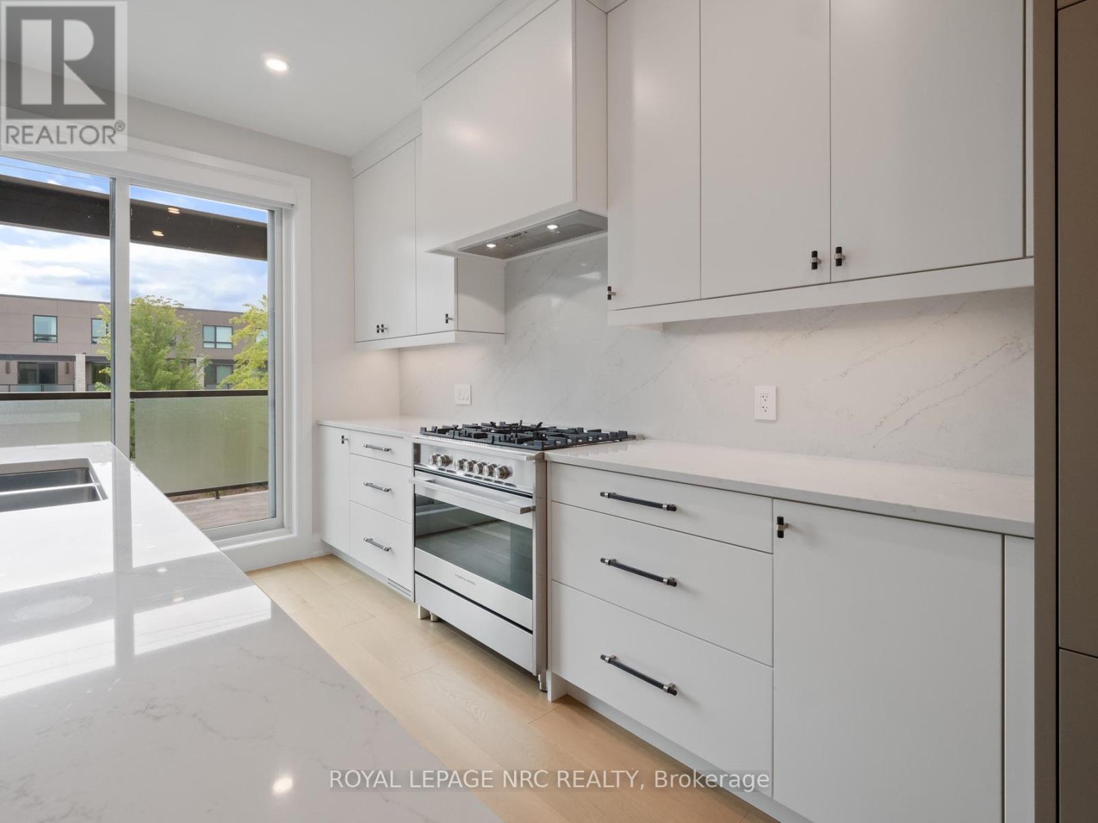 100 MOODY STREET - 23