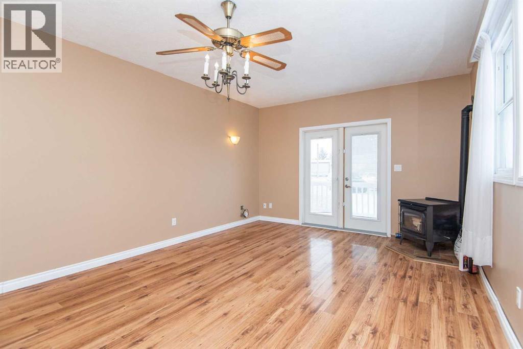 Listing photo – 3402 3 Township Road 392, Rural Lacombe County