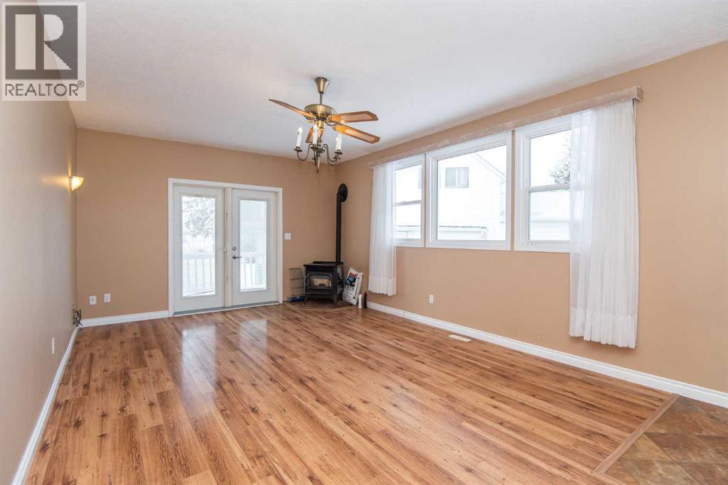 Listing photo – 3402 3 Township Road 392, Rural Lacombe County