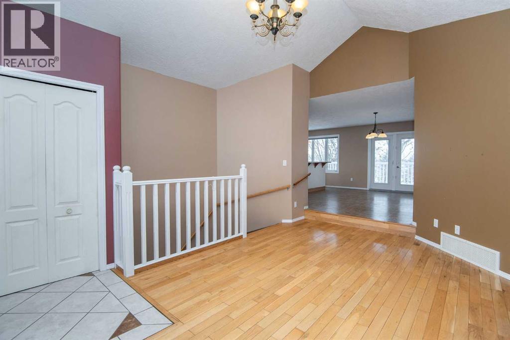 Listing photo – 3402 3 Township Road 392, Rural Lacombe County