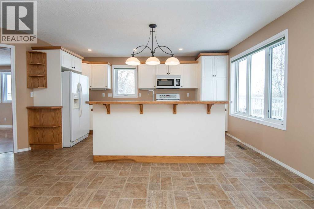 Listing photo – 3402 3 Township Road 392, Rural Lacombe County