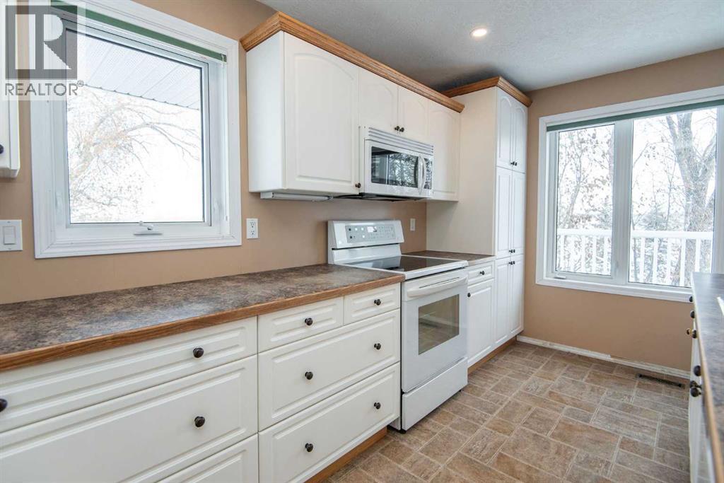 Listing photo – 3402 3 Township Road 392, Rural Lacombe County