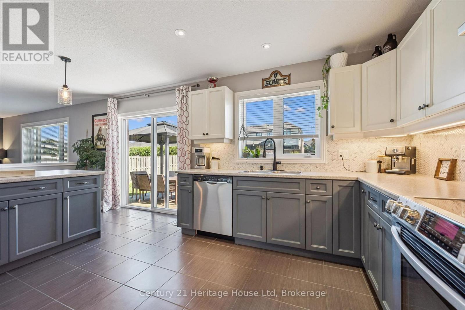 117 SCHMIDT DRIVE - Image 16