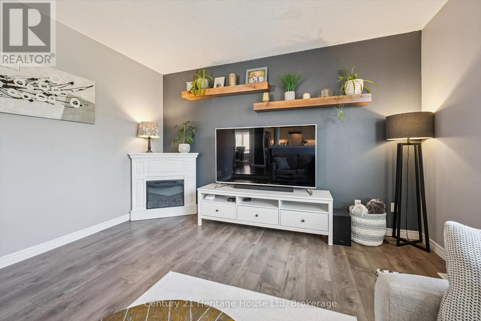 117 SCHMIDT DRIVE - Image 20