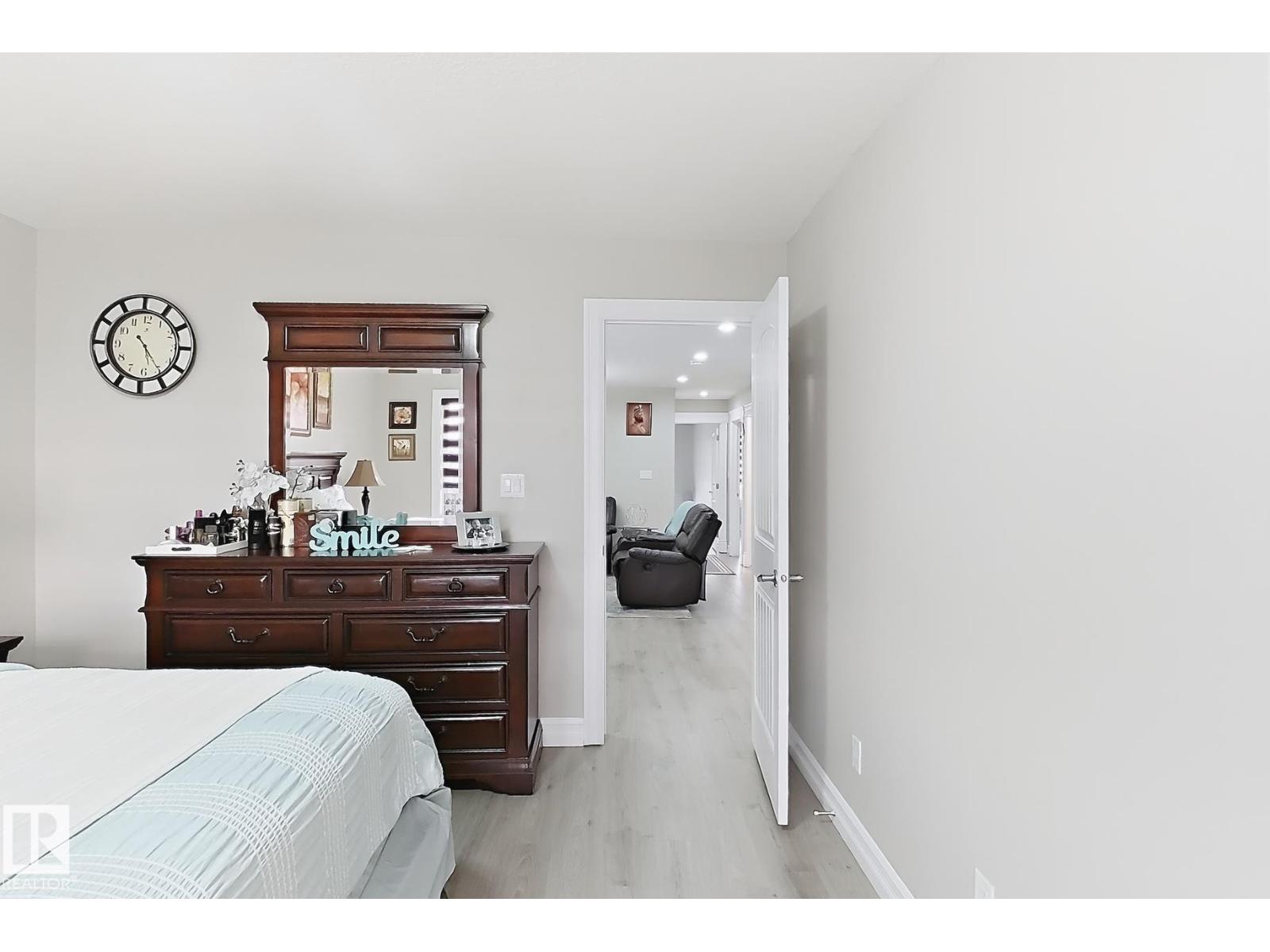 144 52 ST SW - 26