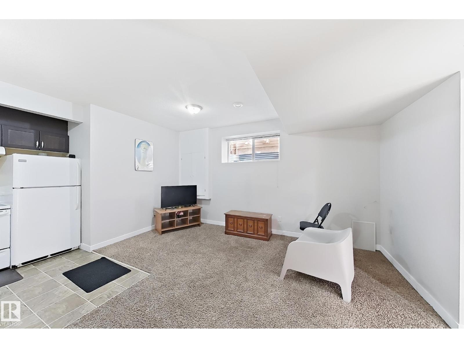 144 52 ST SW - 47