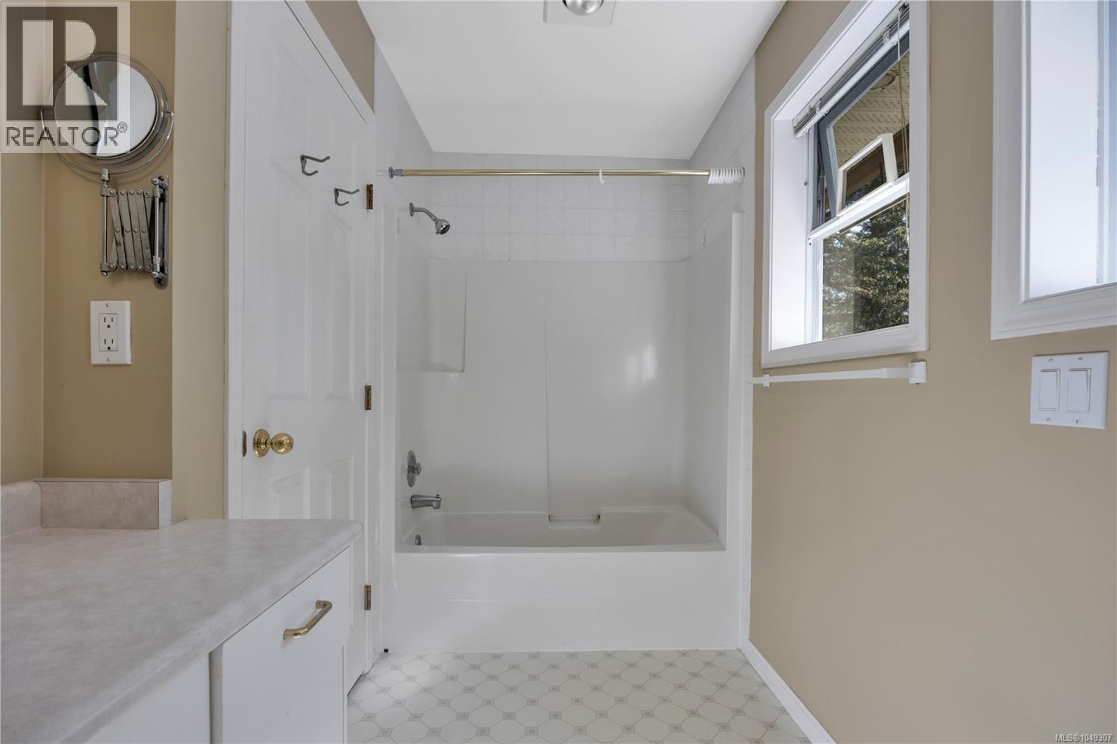 2358 Andover Rd, Nanoose Bay