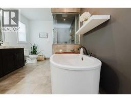 8013 112b Street, Grande Prairie, AB T8X0B7 Photo 17