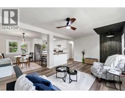 4pc Bathroom - 1005 Bullivant Crescent Sw, Medicine Hat, AB T1A5G7 Photo 6
