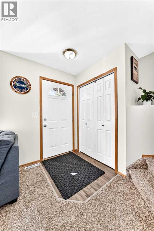 Listing photo – 25 Lakeview Close, Blackfalds
