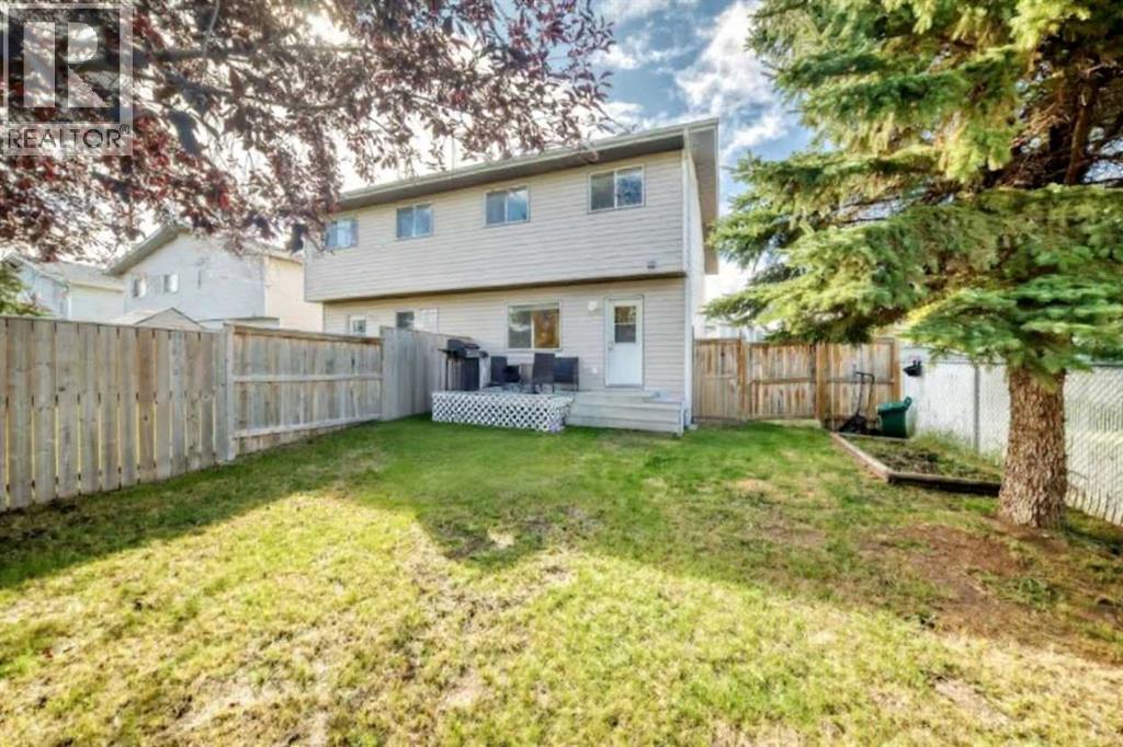 Listing photo – 25 Lakeview Close, Blackfalds
