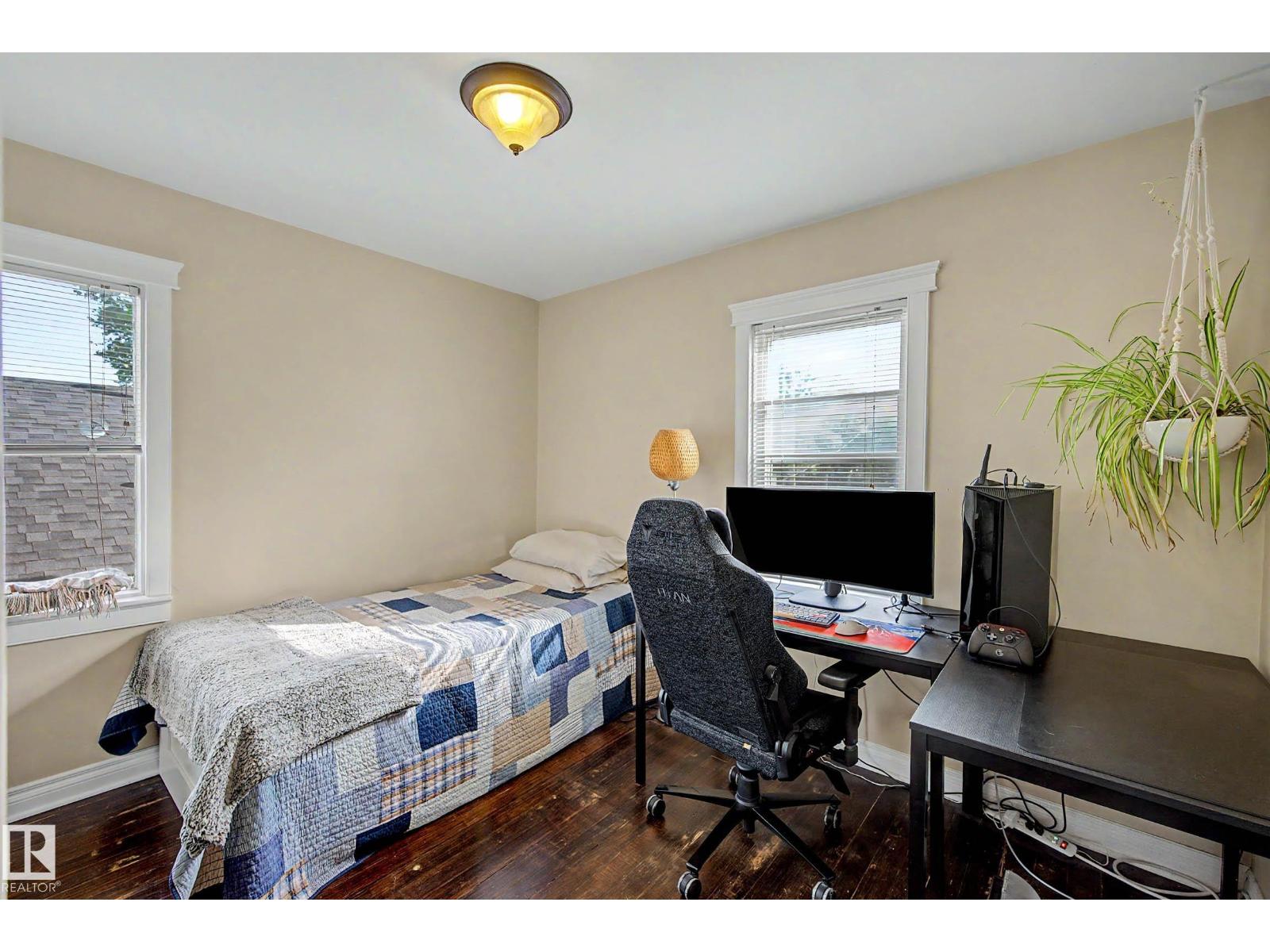 11247 88 ST NW - 23